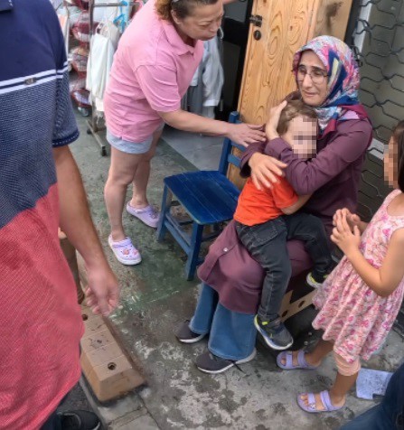 İzmir'de Trafik Tartışması Çocukların Içinde Olduğu Aracın Camı Kırıldı