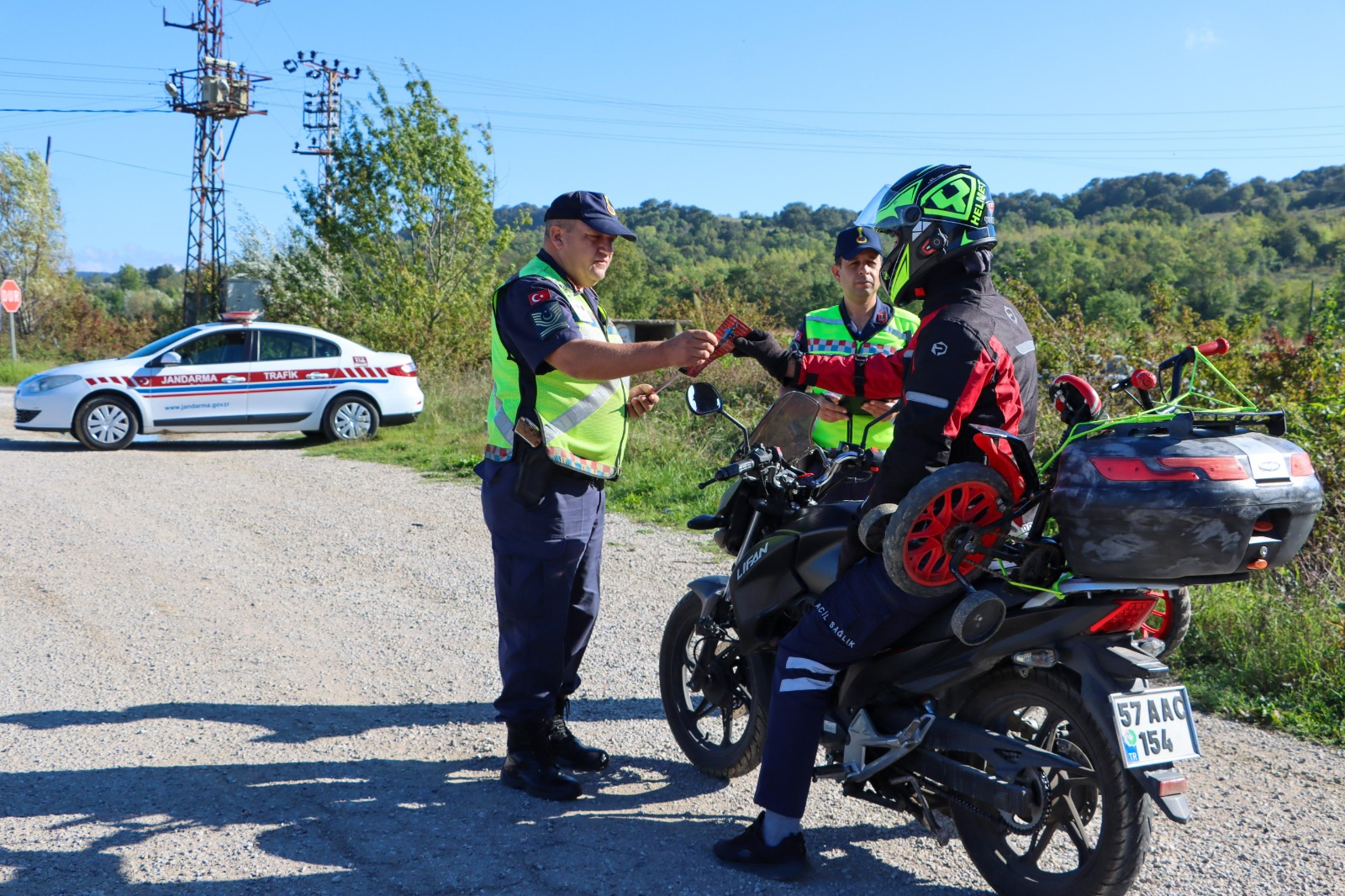 Jandarma Ekiplerinden Motosiklet Sürücülerine Bilgilendirme (3)