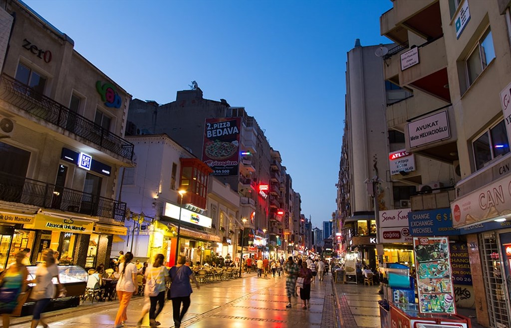 Kıbrıs Şehitleri Caddesi