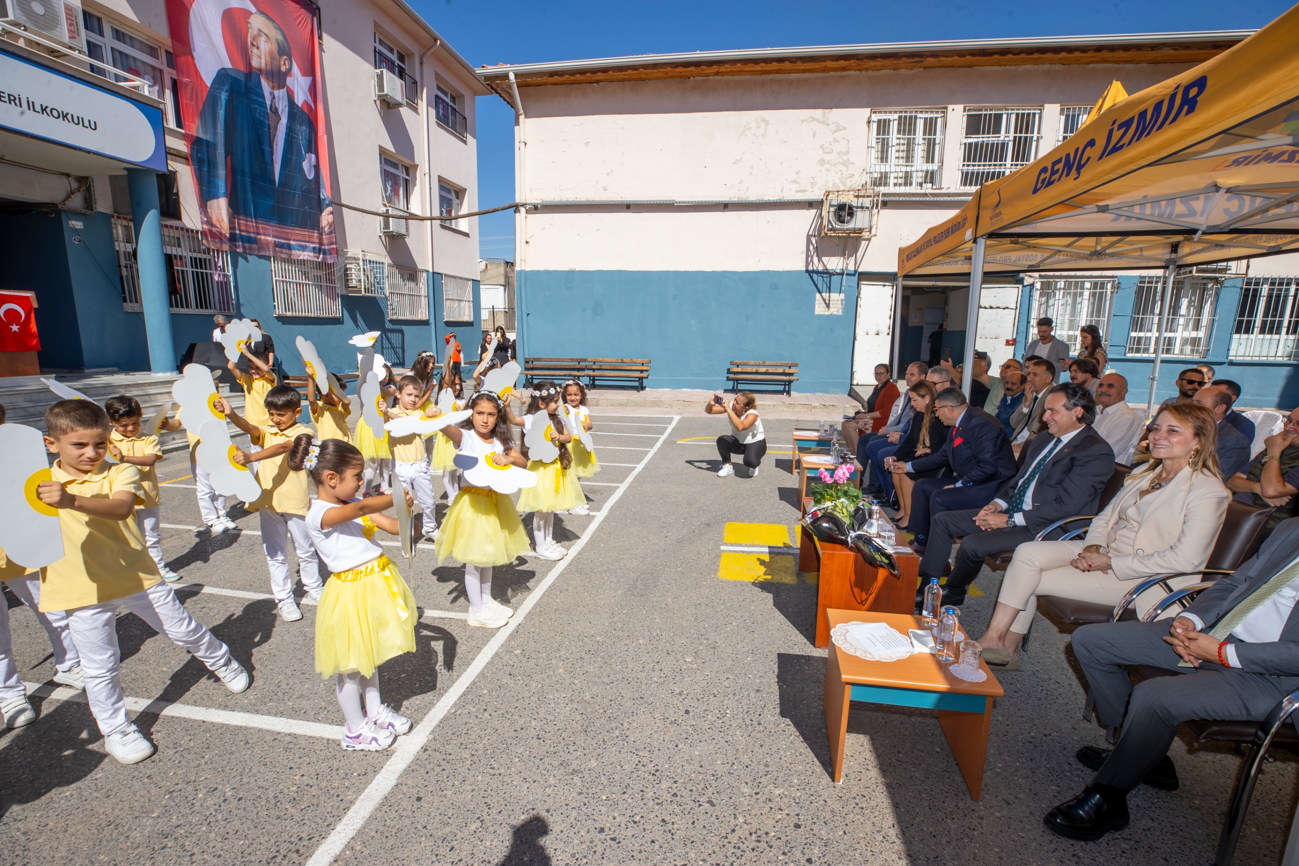 Kıbrıs Şehitleri İlkokulu'nda Ilk Ders Zili Başkan Mutlu’dan3