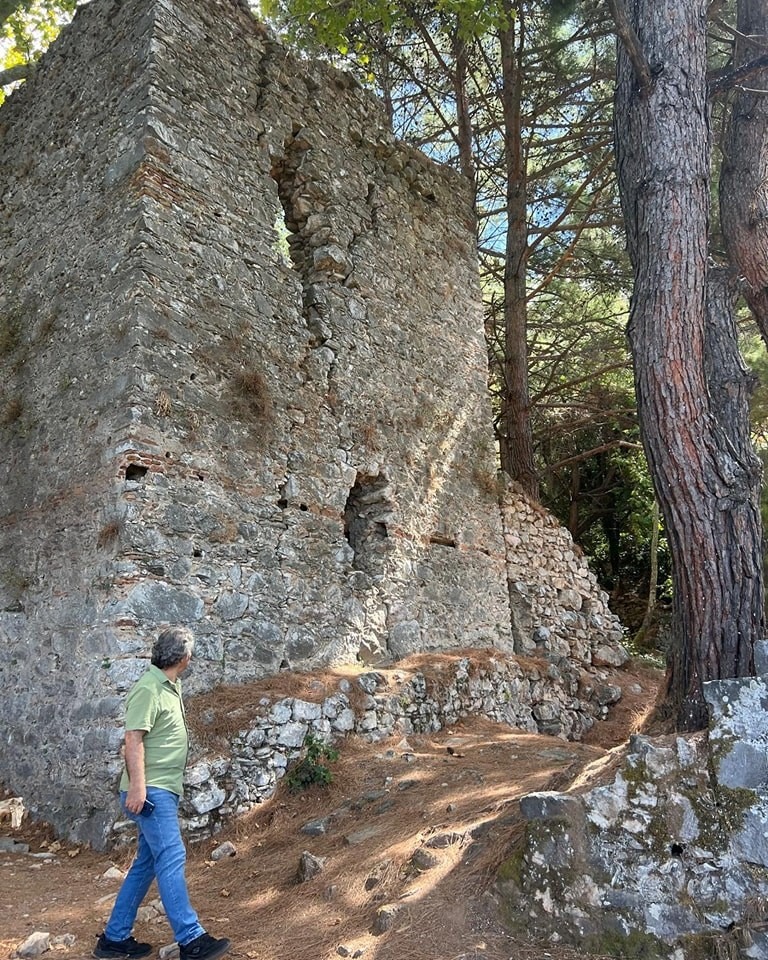 Kuşadası Kaymakamı, 900 Yıllık Manastırı Inceledi (3)