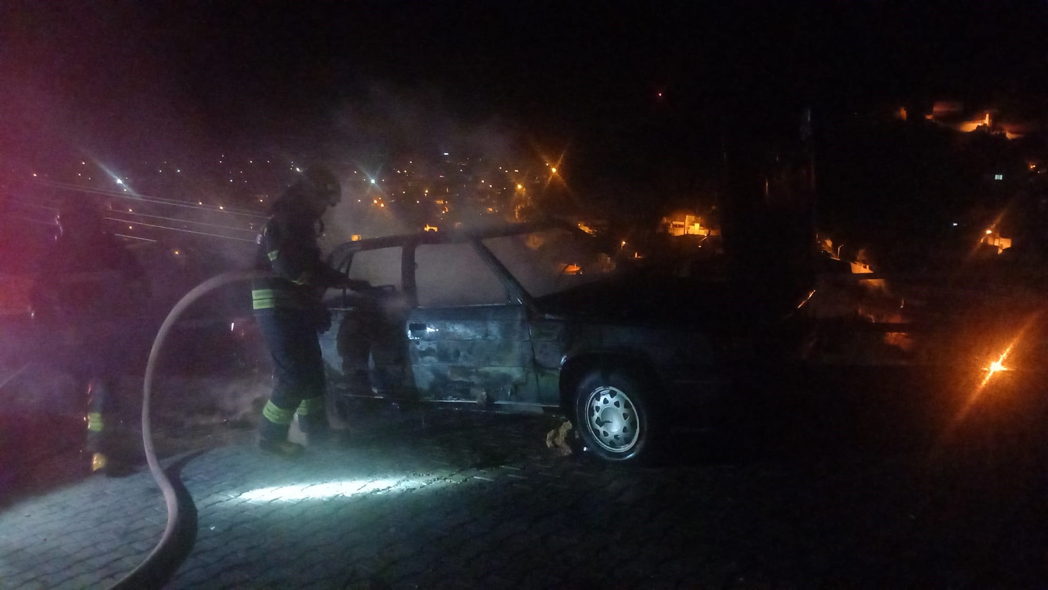 Muğla'da Park Halindeki Araç Alev Alev Yandı (3)