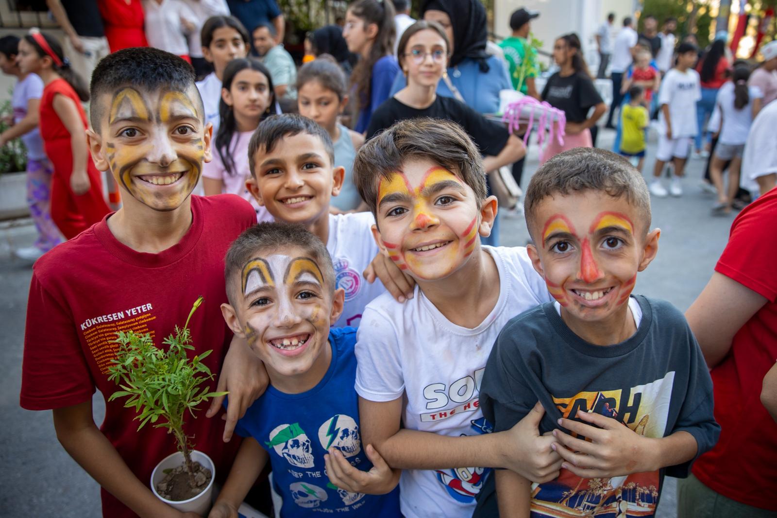 ‘Mutlu Çocuklar Sokağı’ 18 Mahallede 5 Bin Çocukla Buluştu (3)