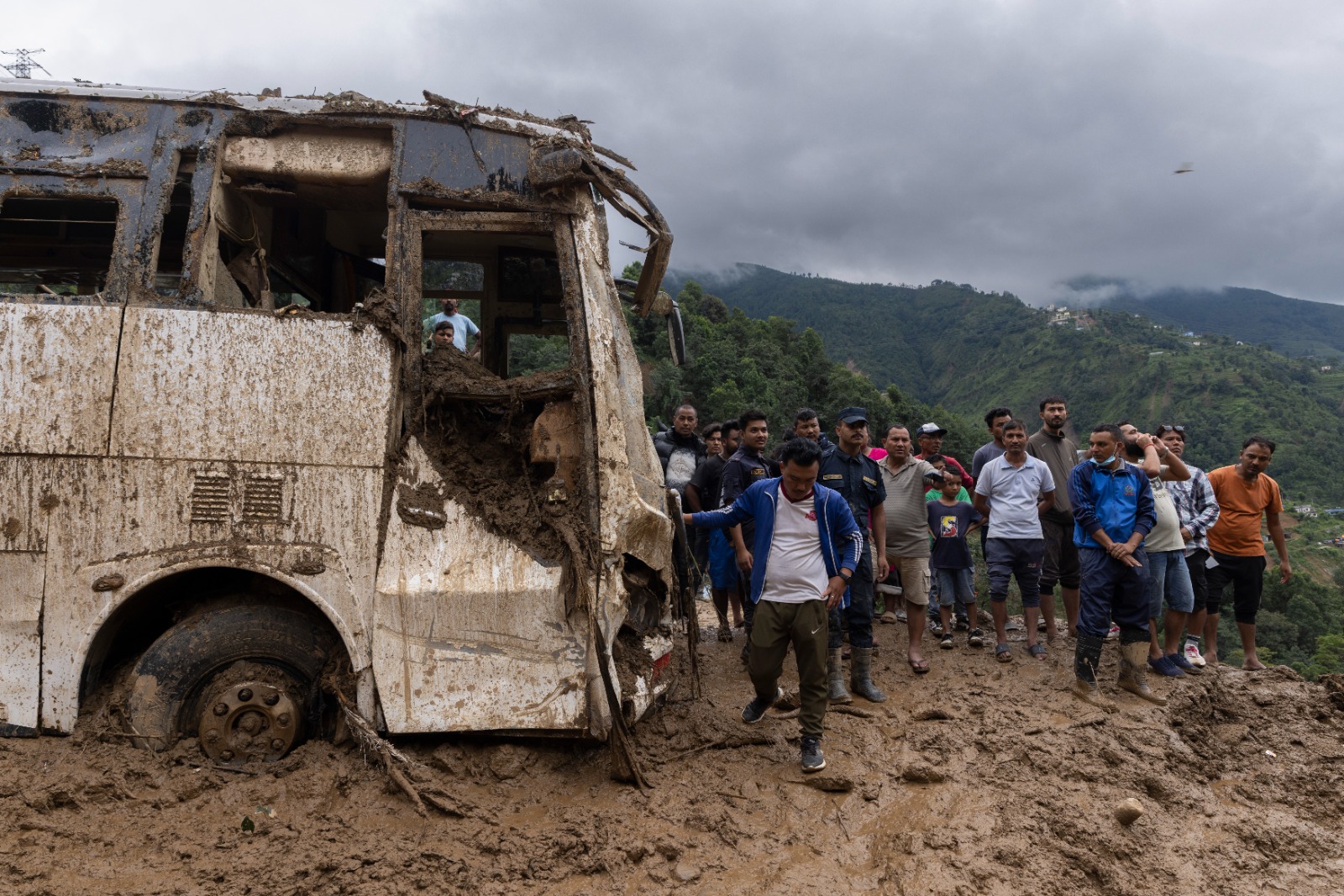 Nepal’de Yaşanan Doğal Afetlerde Can Kaybı 151’E Yükseldi1