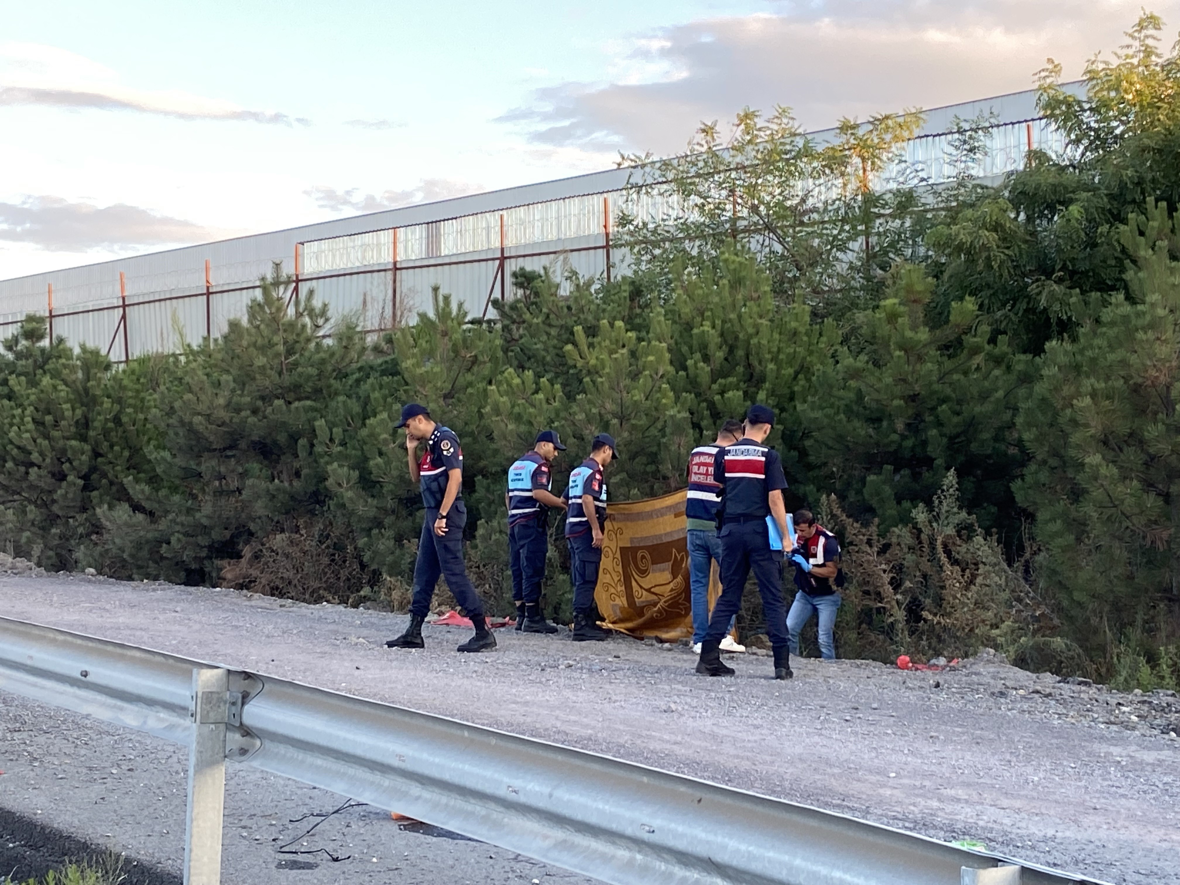 Takla Atan Araç, Aileyi Perişan Etti 1 Çocuk Hayatını Kaybetti2