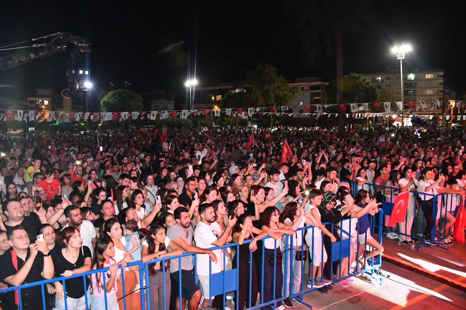 Torbalı'da Kurtuluş Yılı Coşkusu Fettah Can Ile Taçlandı (5)