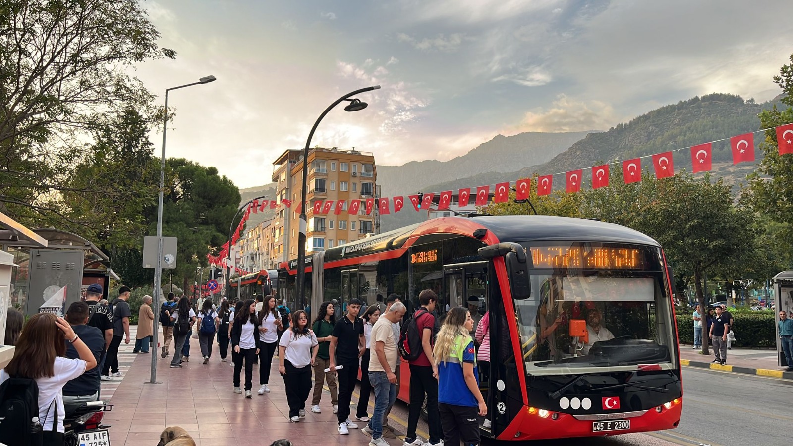 Trafik Yoğunluğu Denetlendi Ek Seferler Düzenlendi (6)