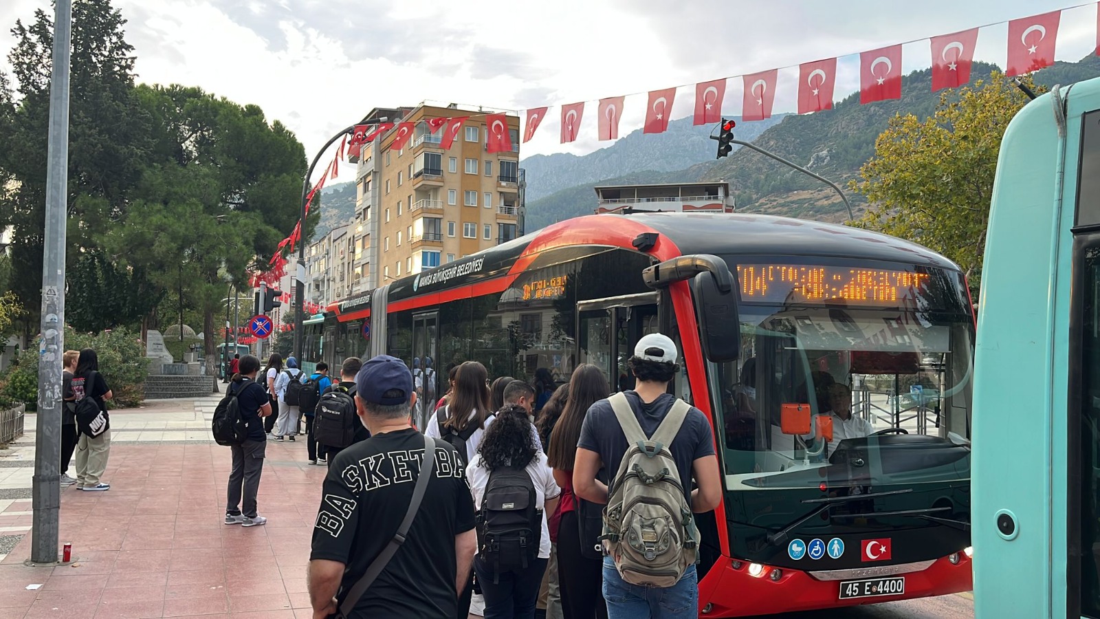 Trafik Yoğunluğu Denetlendi Ek Seferler Düzenlendi (8)