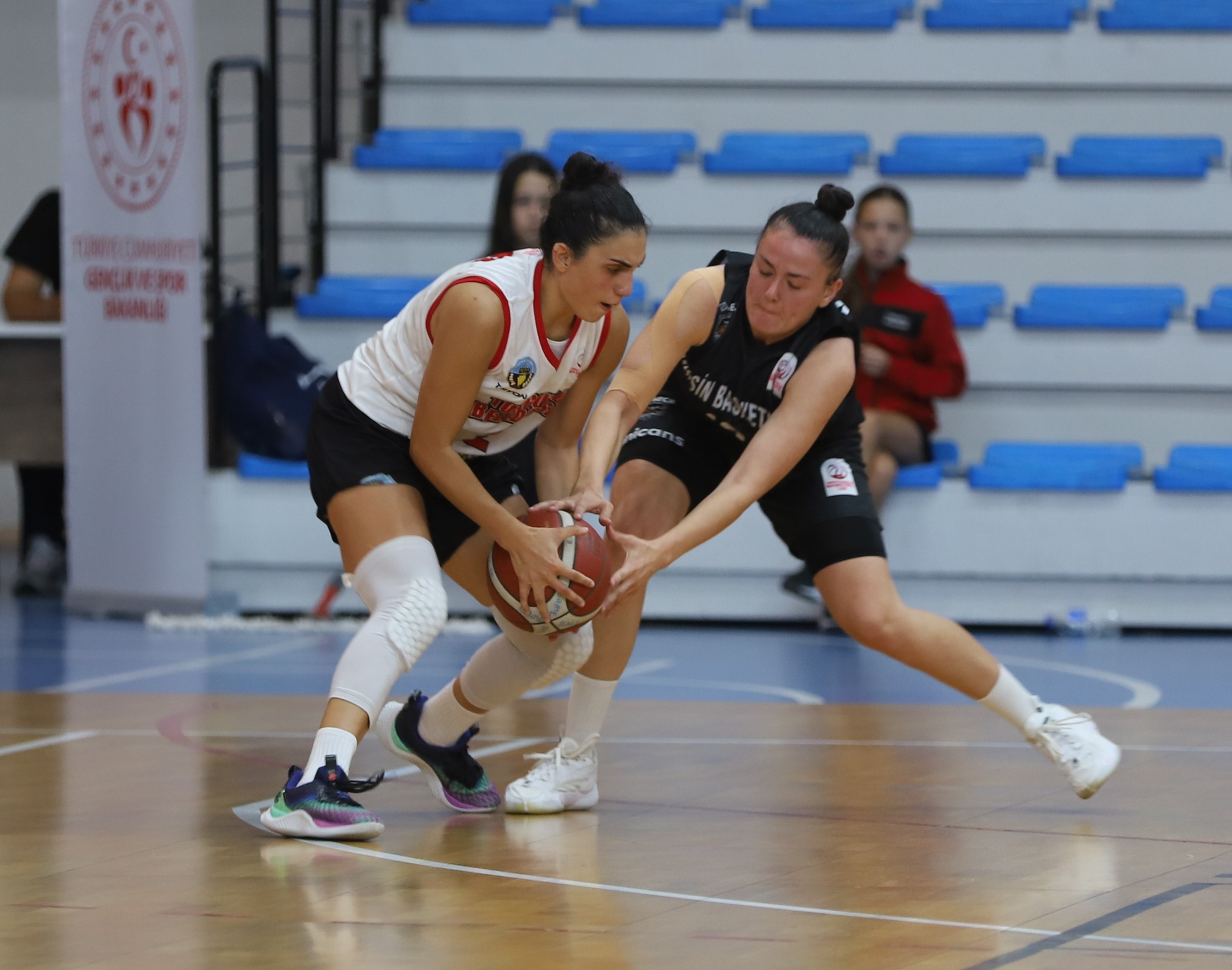 Turgutlu Belediyespor Kadın Basketbol Takımı'ndan Ikinci Galibiyet0