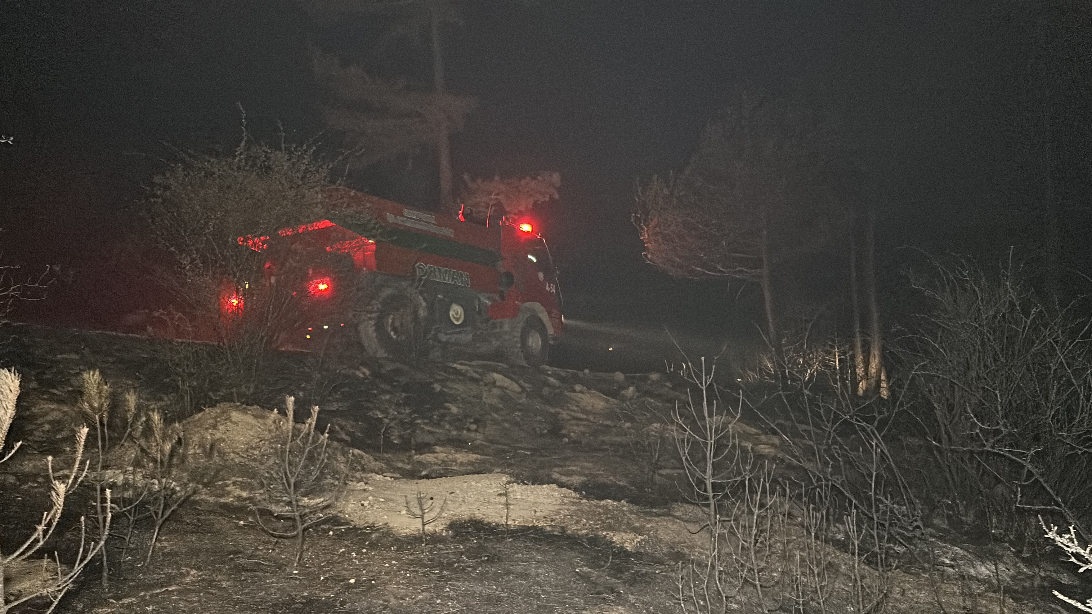 Uşak Banaz’da Orman Yangını Söndürme Çalışmaları Sürüyor0