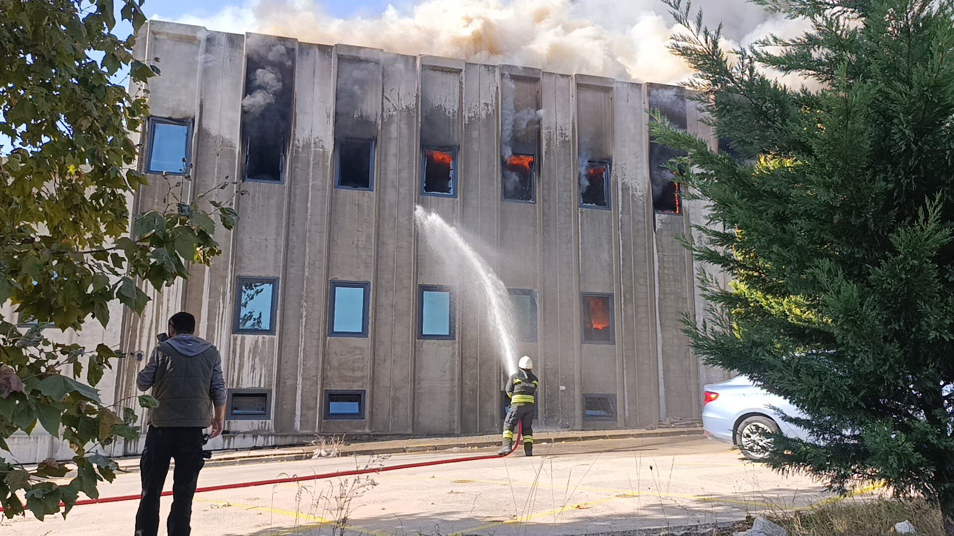 SONDAKİKA: Tekirdağ'da fabrika yangını!