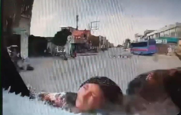 Adana’da 10 Yaşındaki Çocuğun Elektrikli Bisikletine Dolmuş Çarptı (2)