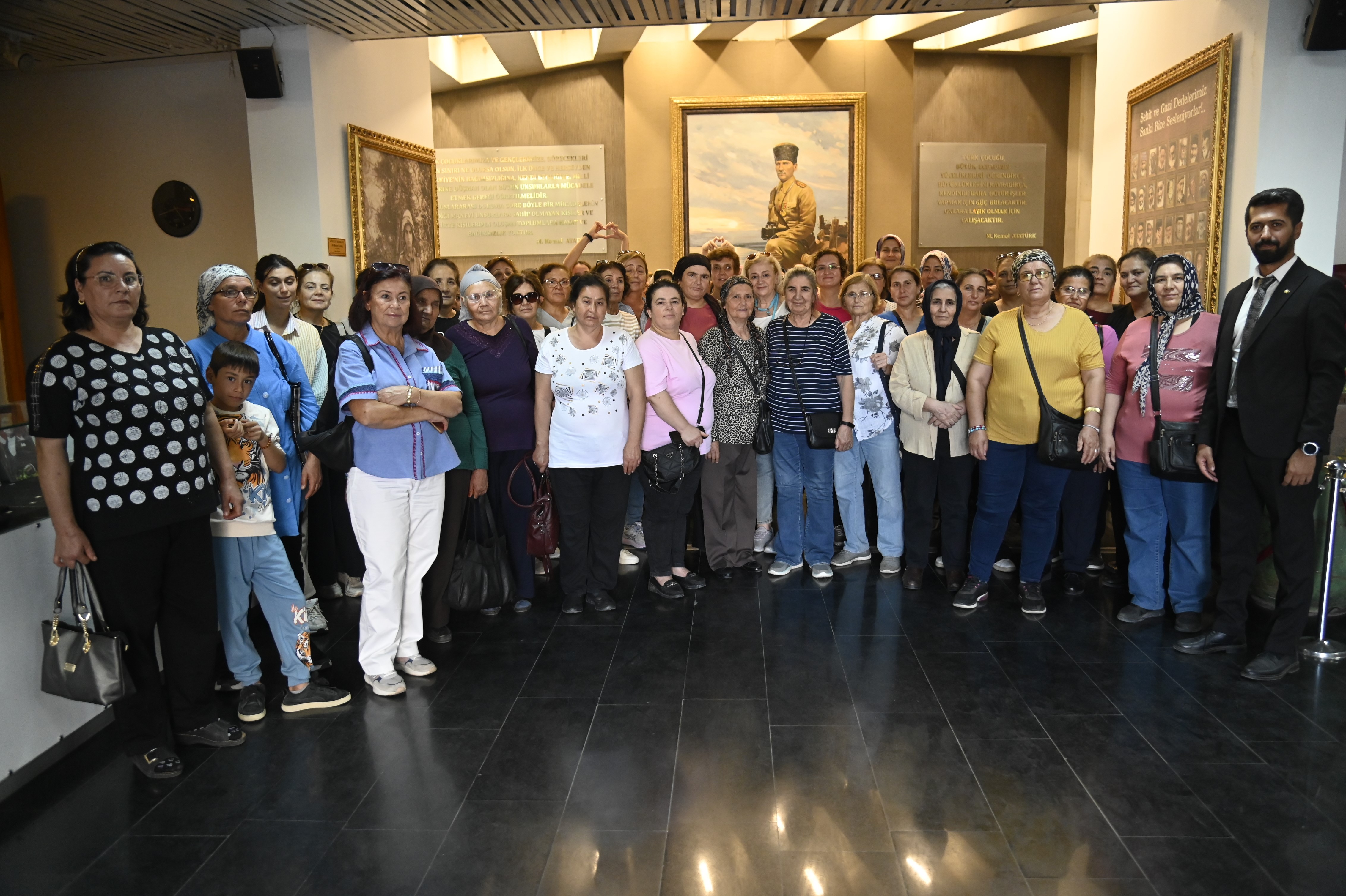 Adım Adım Manisa Alaşehirli Kadınlar, Manisa'nın Tarihi Güzelliklerini Keşfetti (3)