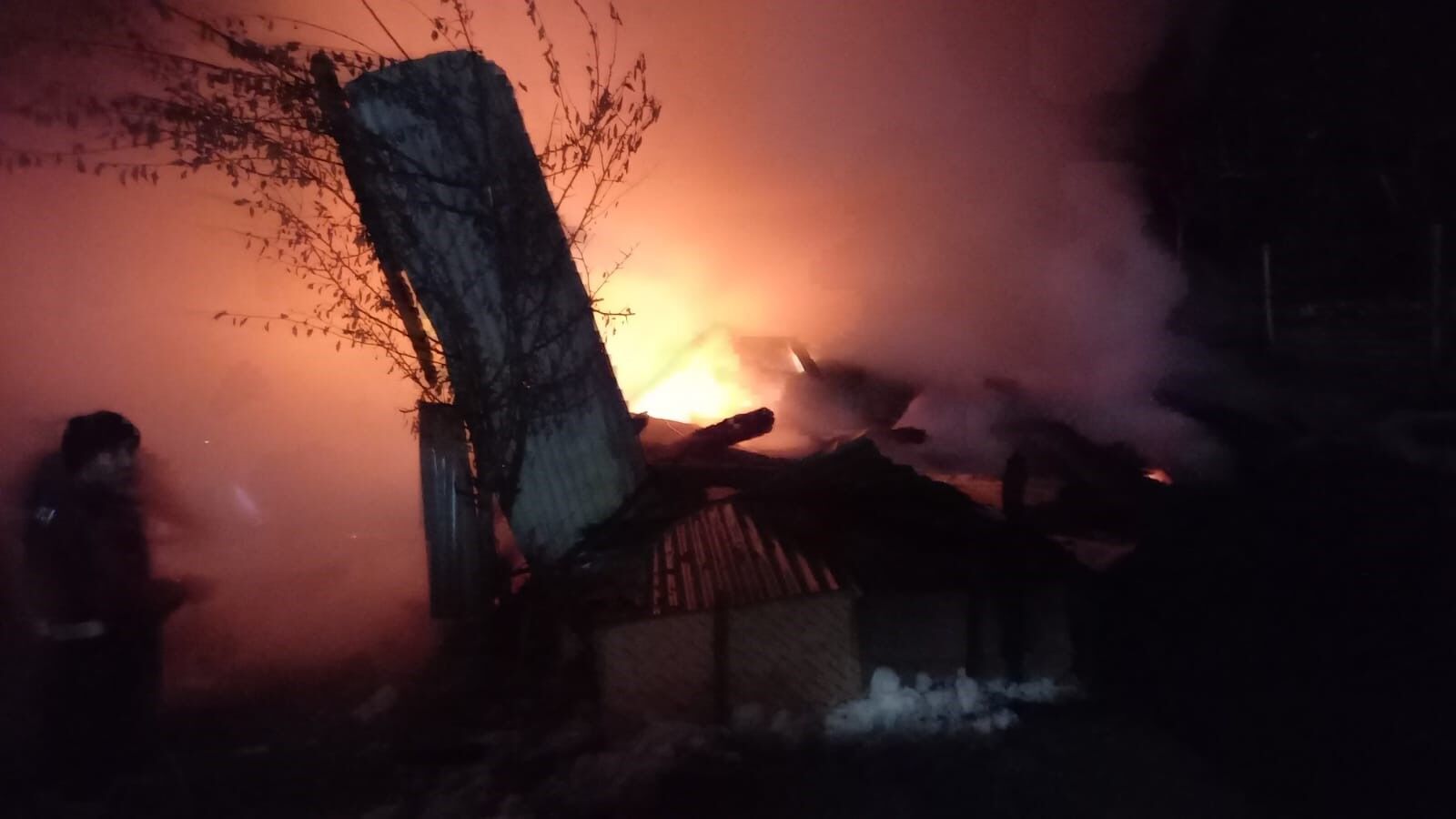Artvin'de Yangın Samanlık Kül Oldu (1)