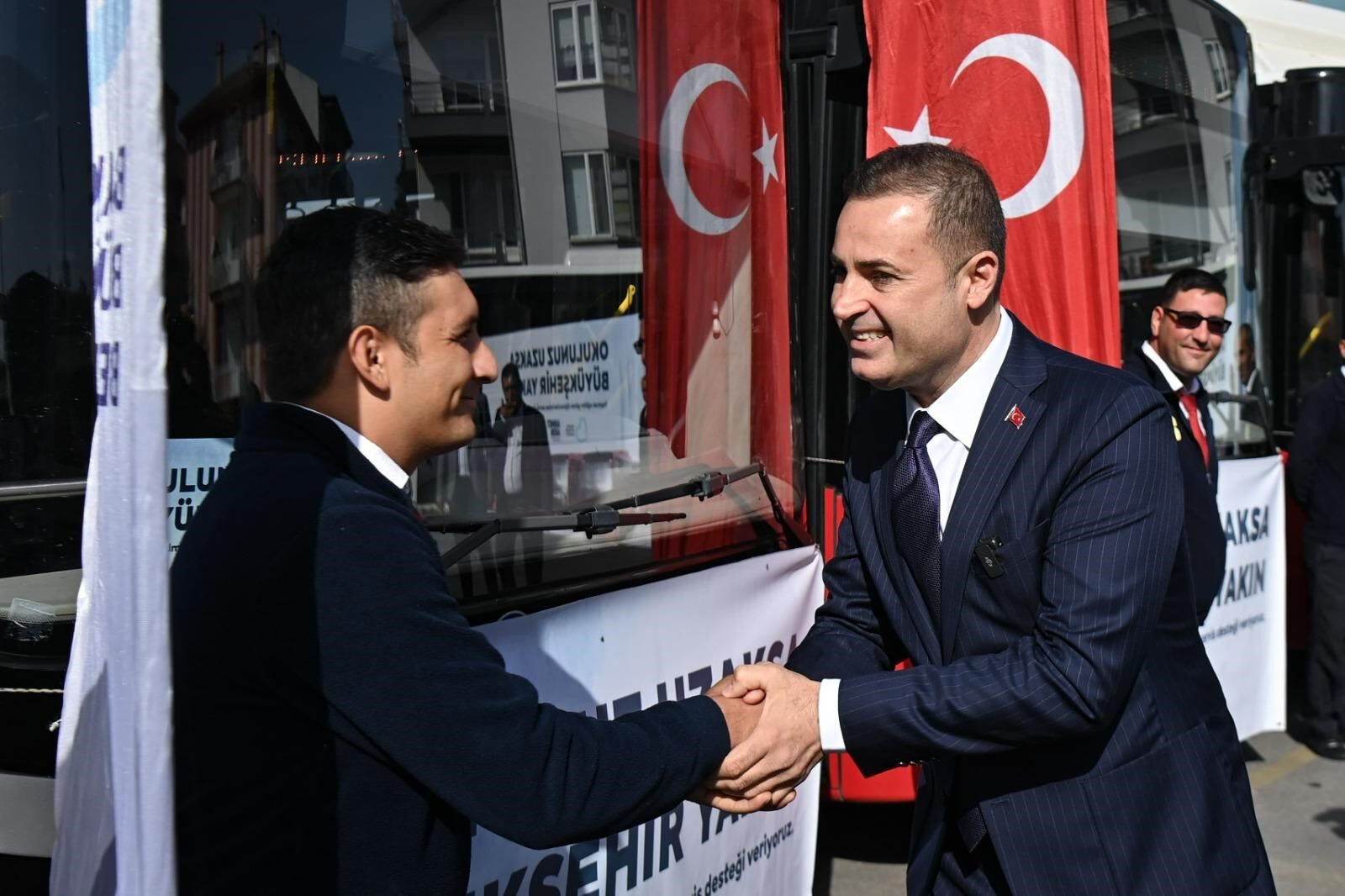 Balıkesir Büyükşehir'den Ücretsiz Servisler Eğitimin Hizmetinde
