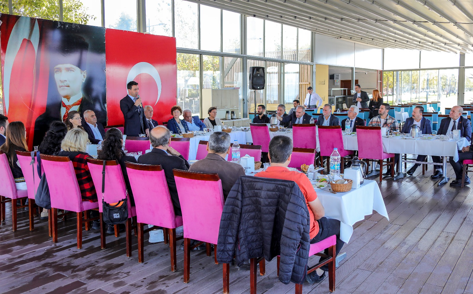 Başkan Önal, Muhtarlarla Bir Araya Gelerek Dayanışma Mesajı Verdi (3)