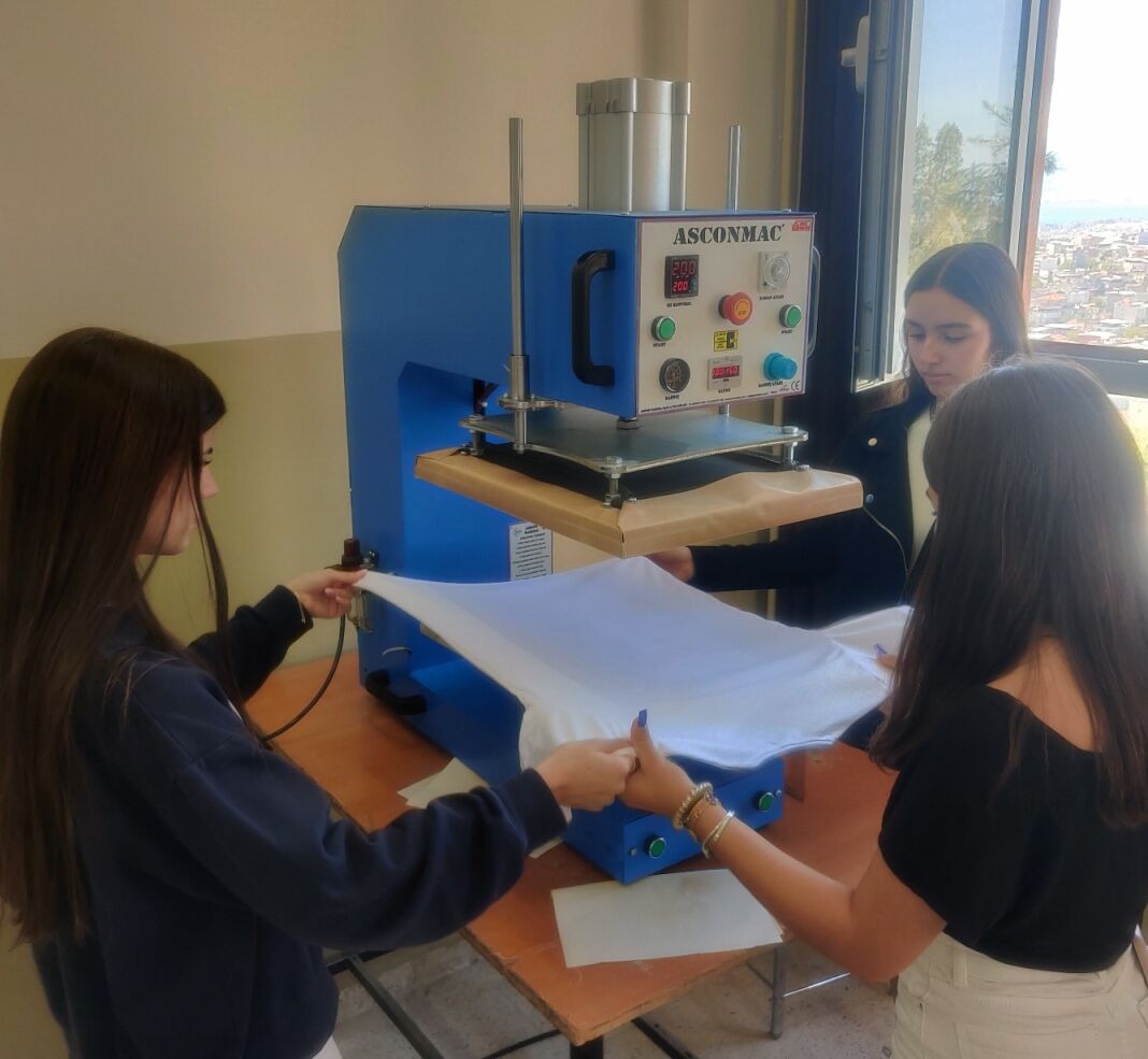 Bayraklı Nuri Atik Lisesi, Erasmus+ Projesini Başarıyla Tamamladı (7)