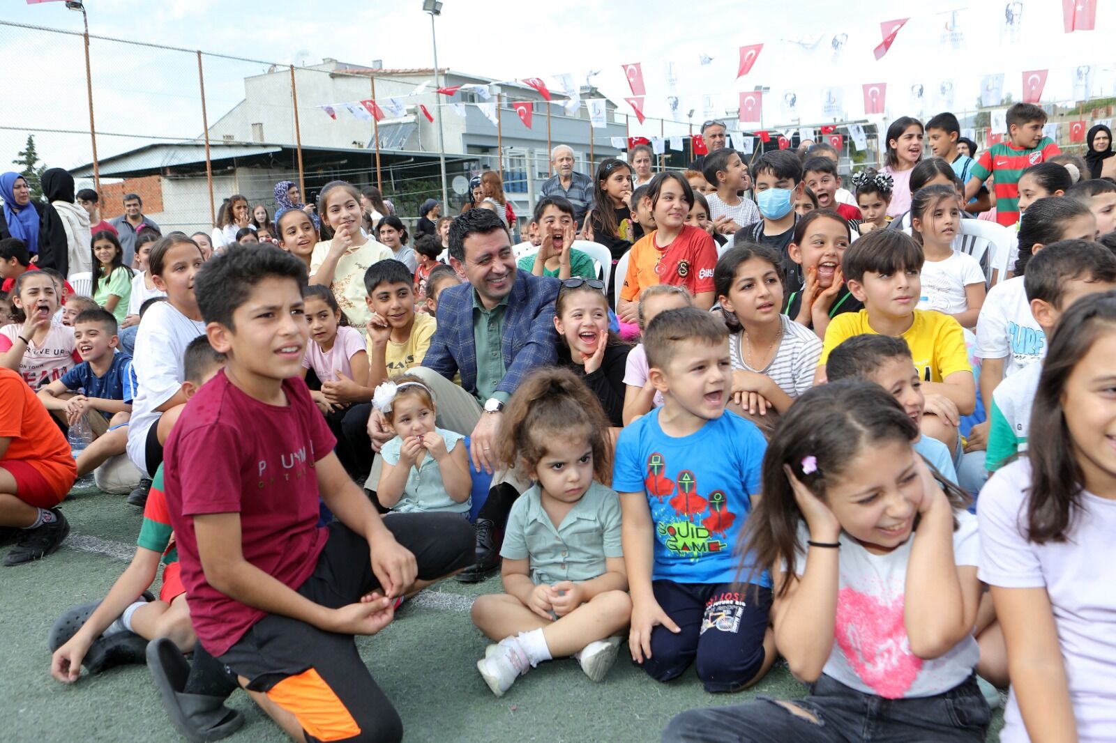 Bayraklılı Çocuklar Mahalle Şenliğinde Coşkuyla Eğlendi (6)