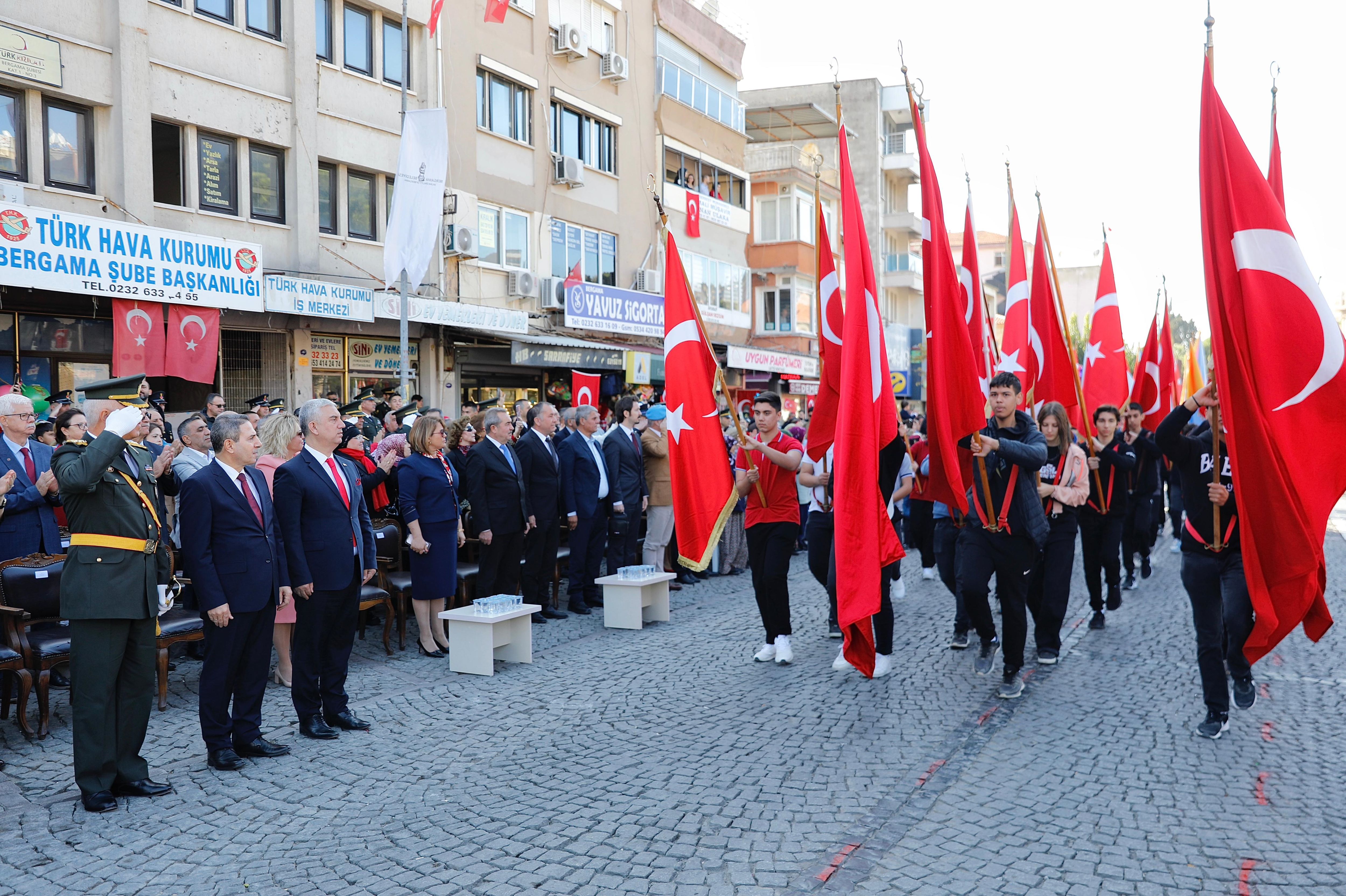 Bergama'da 29 Ekim Coşkusu 4-1