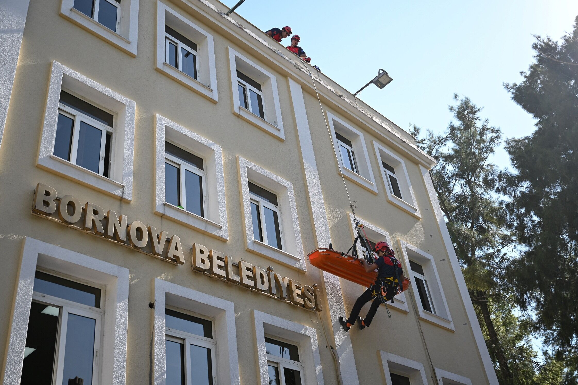 Bornova Belediyesi’nde Gerçeğini Aratmayan Yangın Tatbikatı