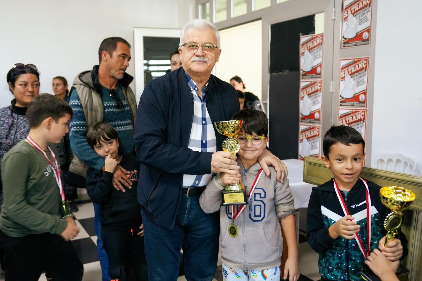 Burhaniye’de Gençlerin Kıyasıya Satranç Turnuvası0