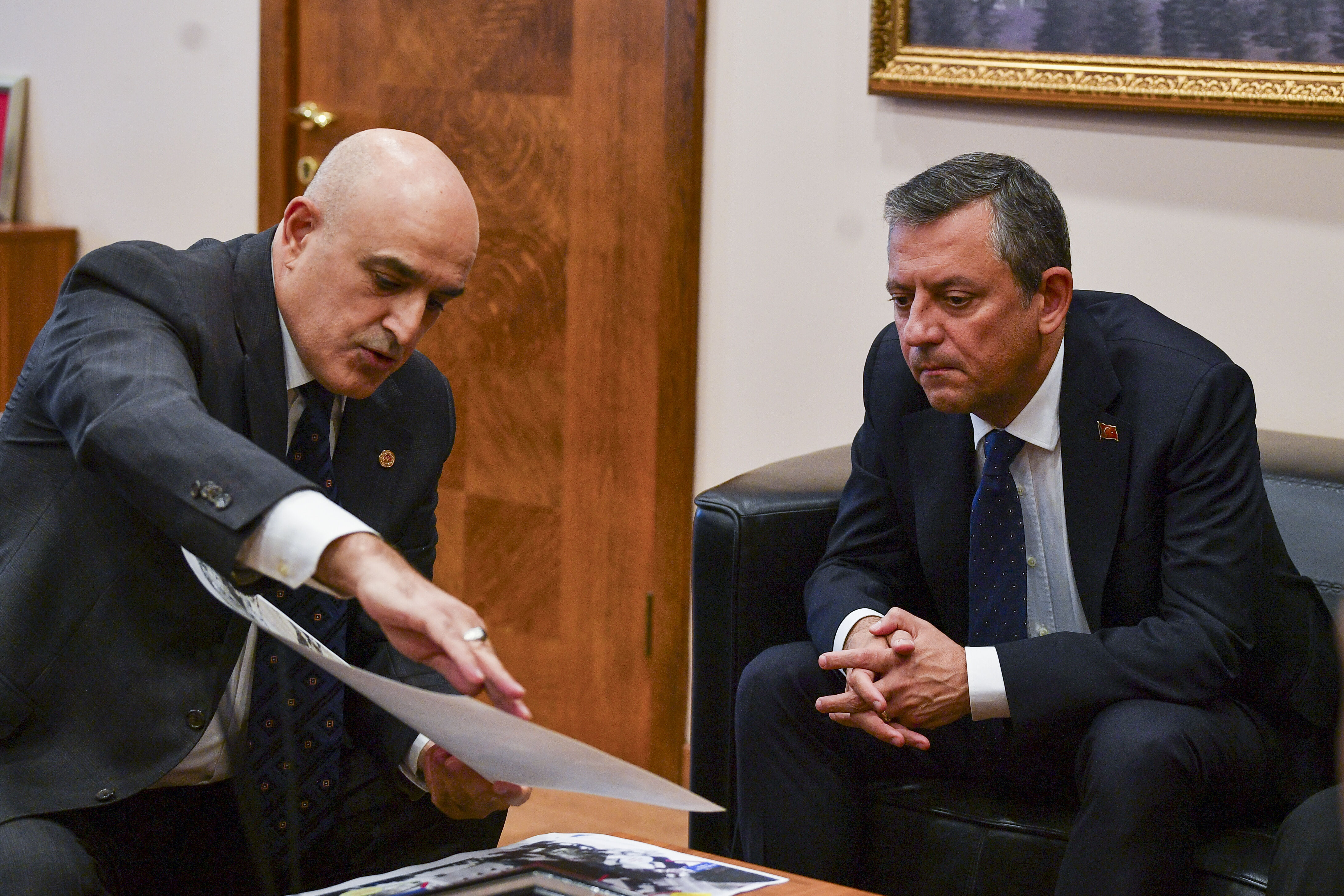 Chp'li Özgür Özel Teröre Karşı Cesurca Ayaktayız, Korkmuyoruz1
