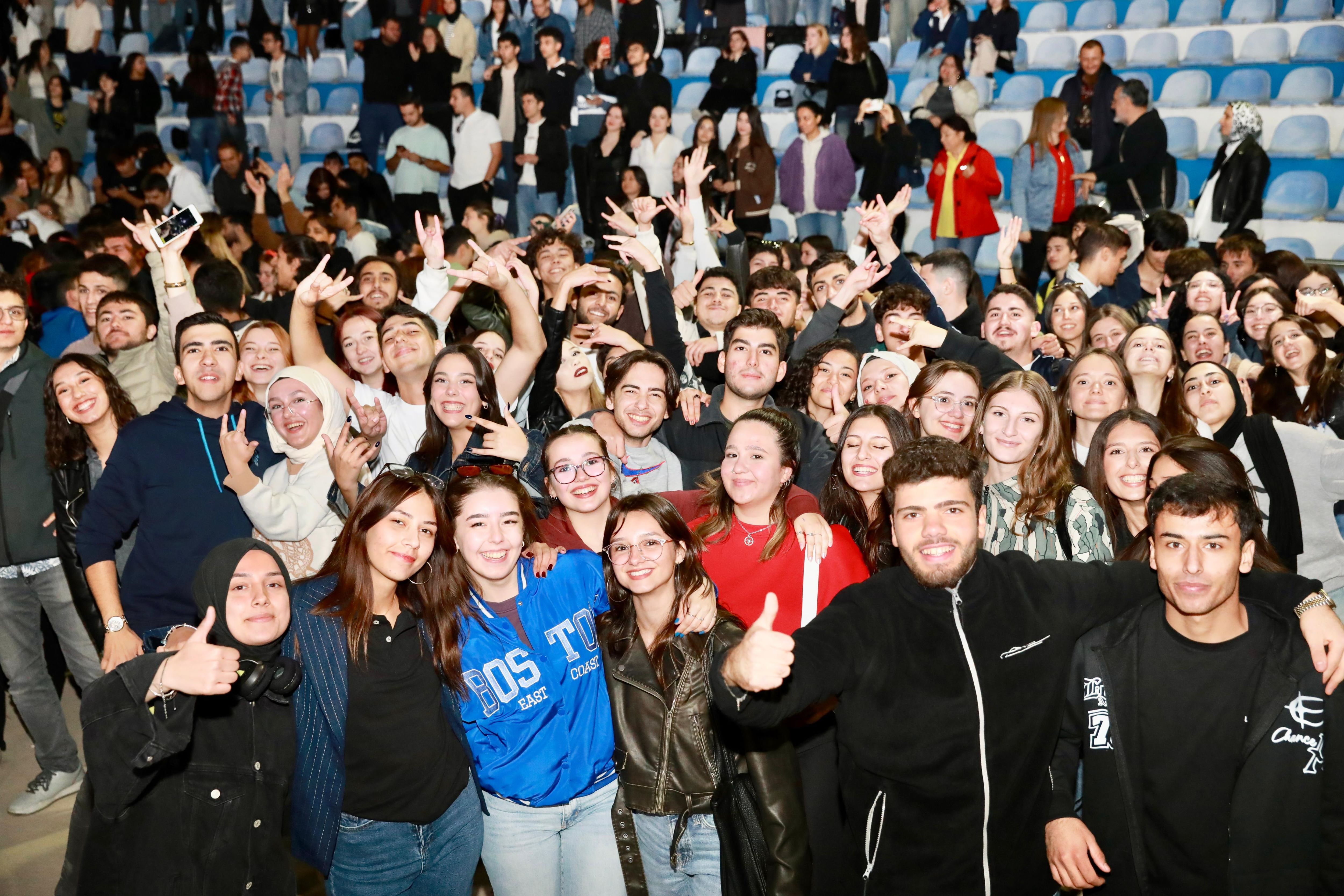 Çizgi Konserinden (2)