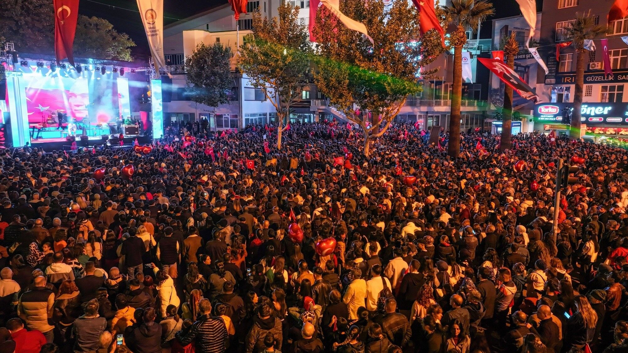 Cumhuriyet'in 101. Yıl Kutlamaları Denizli'de Coşkuyla Gerçekleşti (2)