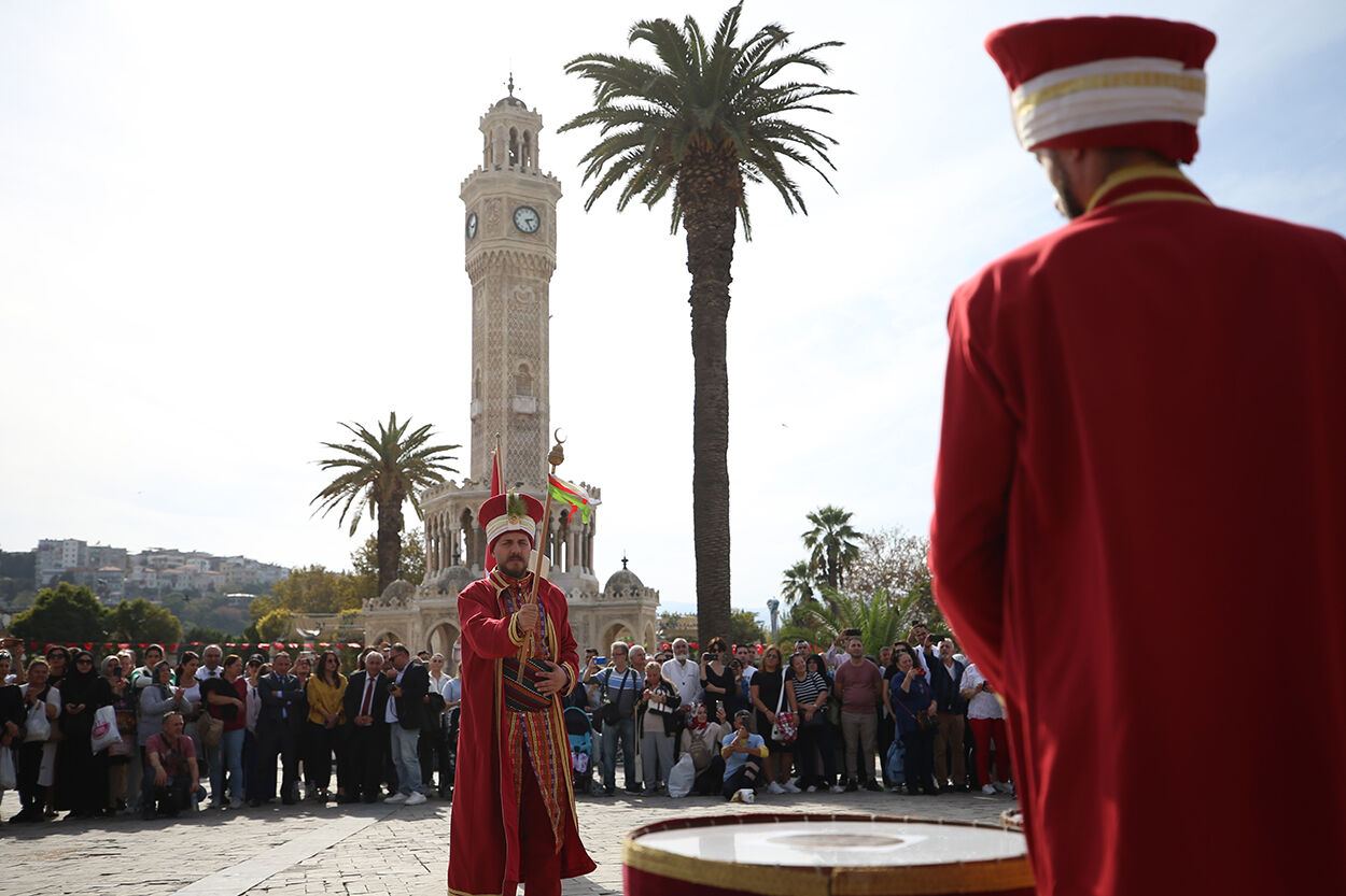 Cumhuriyetin 101. Yılı İzmir’de Coşkulu Kutlamalar Başlıyor! (7)
