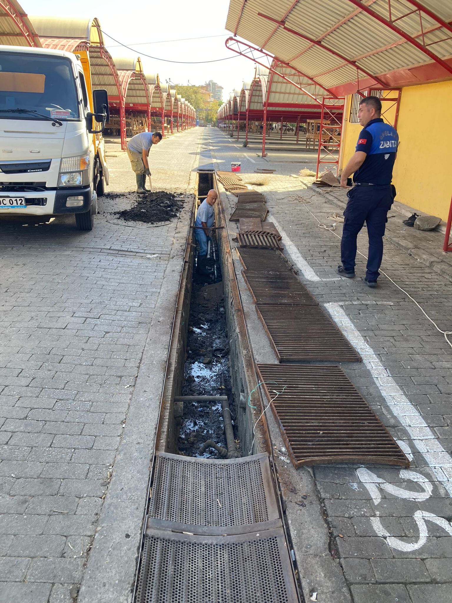 Efeler Belediyesi’nden Semt Pazarlarına Hijyenik Dokunuş (1)