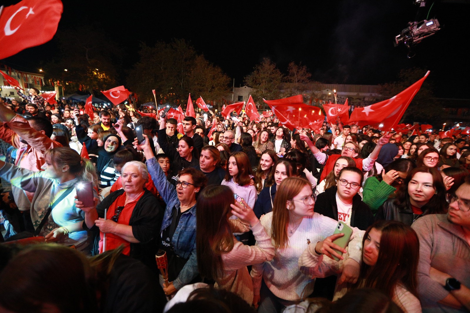 Efes Selçuk’ta Cumhuriyet Bayramı Etkinlikleri Adamlar Konseri Ile Taçlandı5