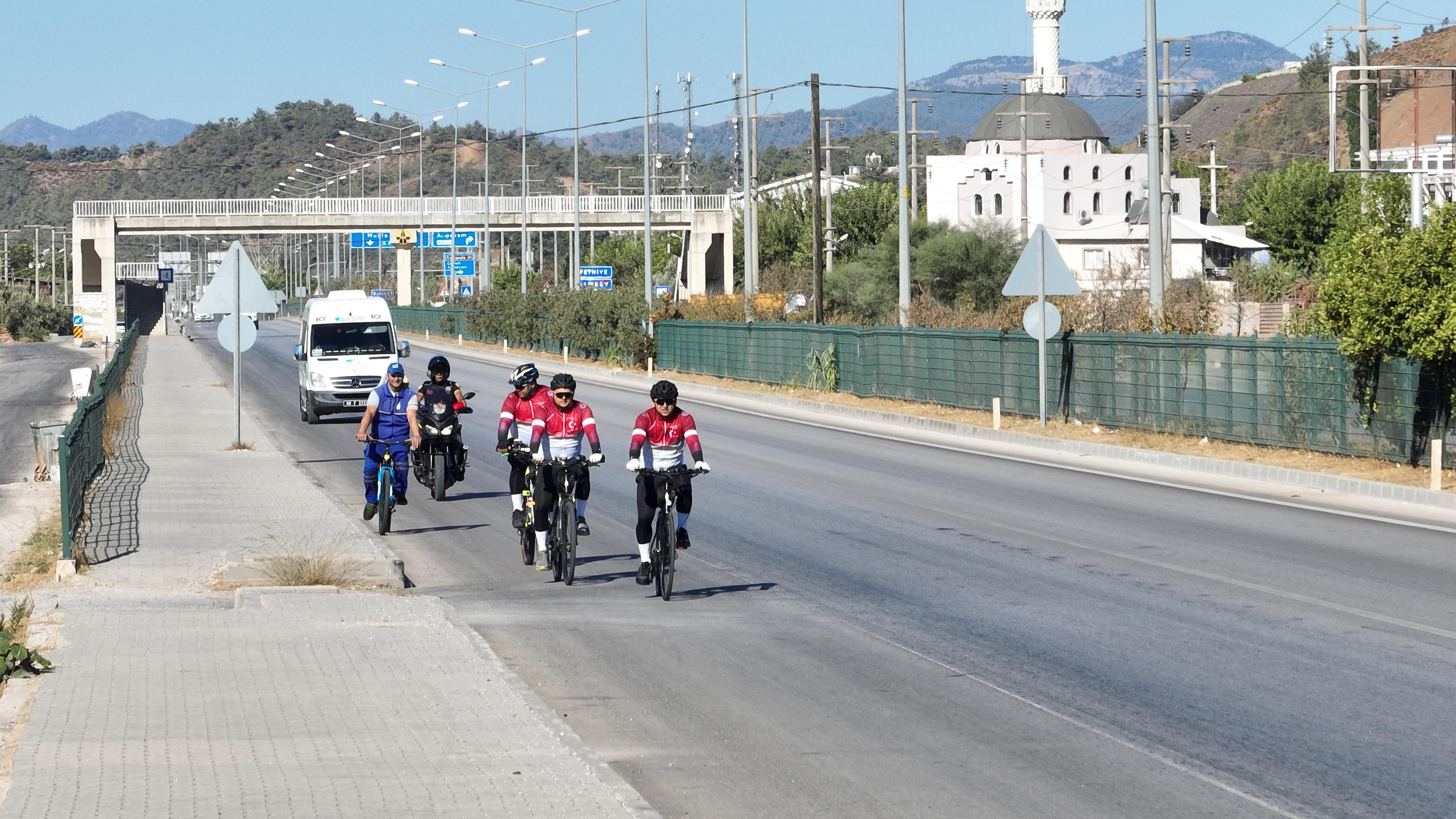 Fethiye Belediyesi Çalışanları Anıtkabir’e Pedalları Çeviriyor2