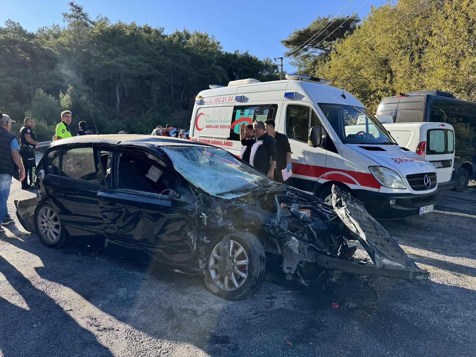 Fethiye'de Zincirleme Trafik Kazası 5 Kişi Yaralandı (3)