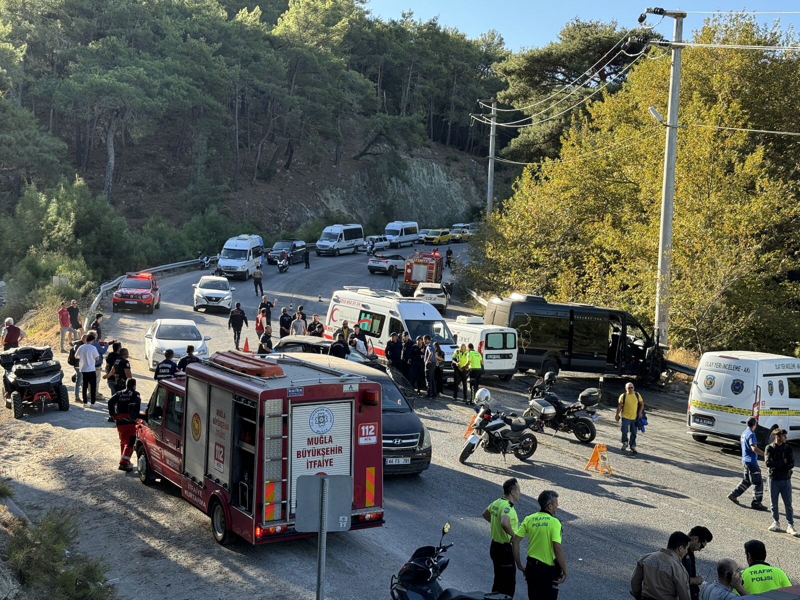 Fethiye'de Zincirleme Trafik Kazası 5 Kişi Yaralandı (4)