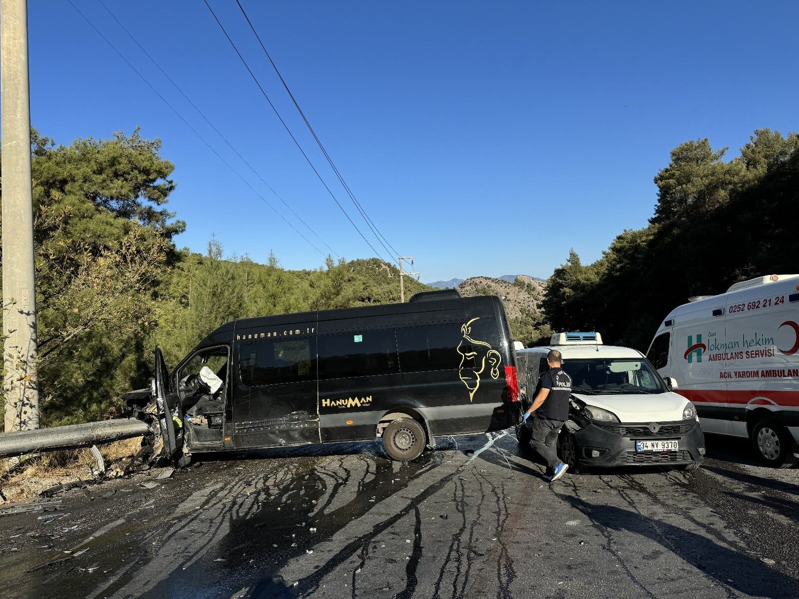 Fethiye'de Zincirleme Trafik Kazası 5 Kişi Yaralandı (5)