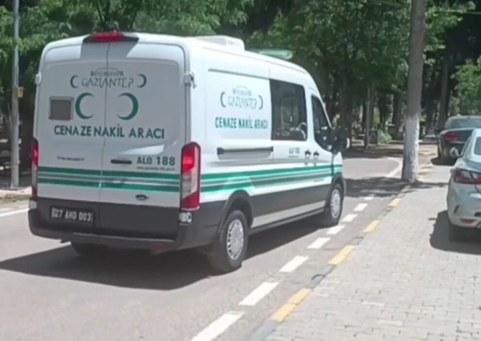 Gaziantep'te Feci Kaza Tır Sürücüsü Hayatını Kaybetti (3)