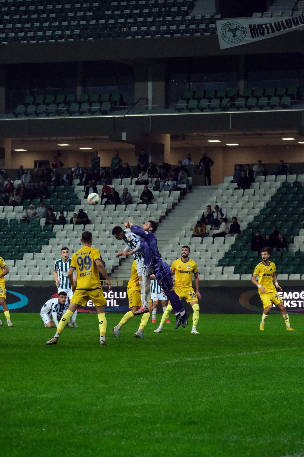 Giresunspor Evinde Menemen Fk'ya 2 Mağlup Oldu
