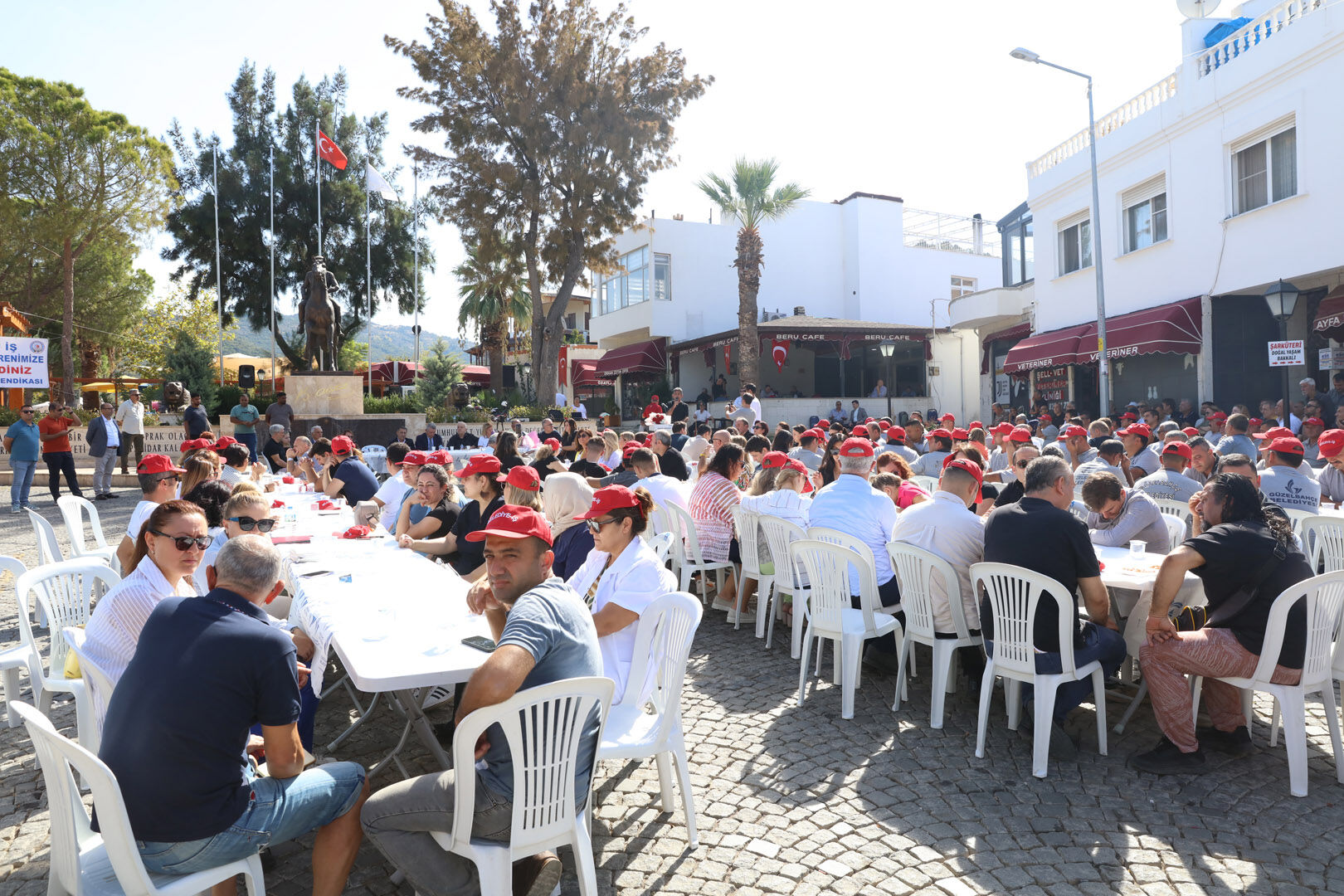 Güzelbahçe Belediyesi'nde Çifte Toplu Sözleşme Imzalandı4