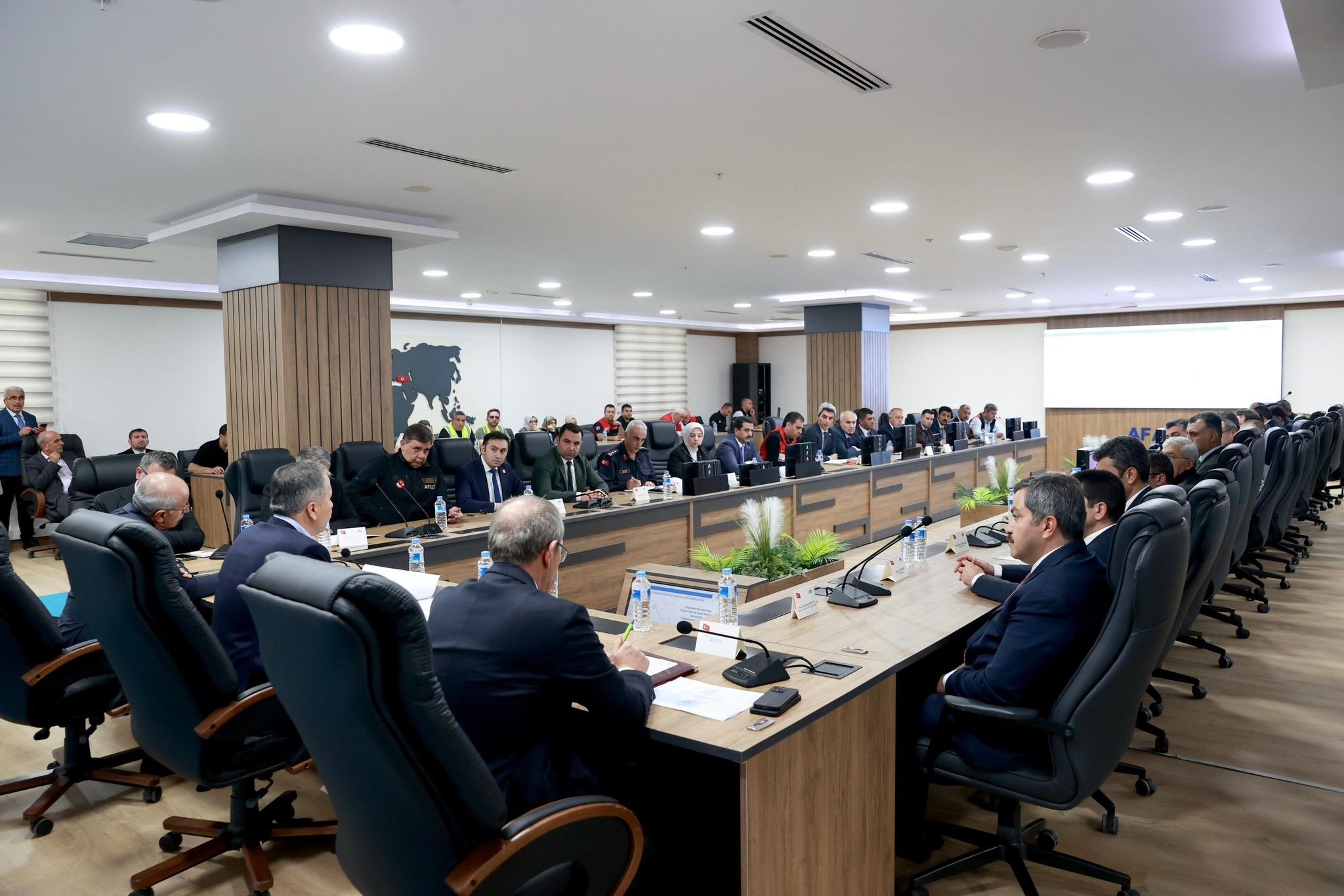 İçişleri Bakanı Yerlikaya Malatya'dan 112 Merkezimize Bin 112 Ihbar Geldi”0