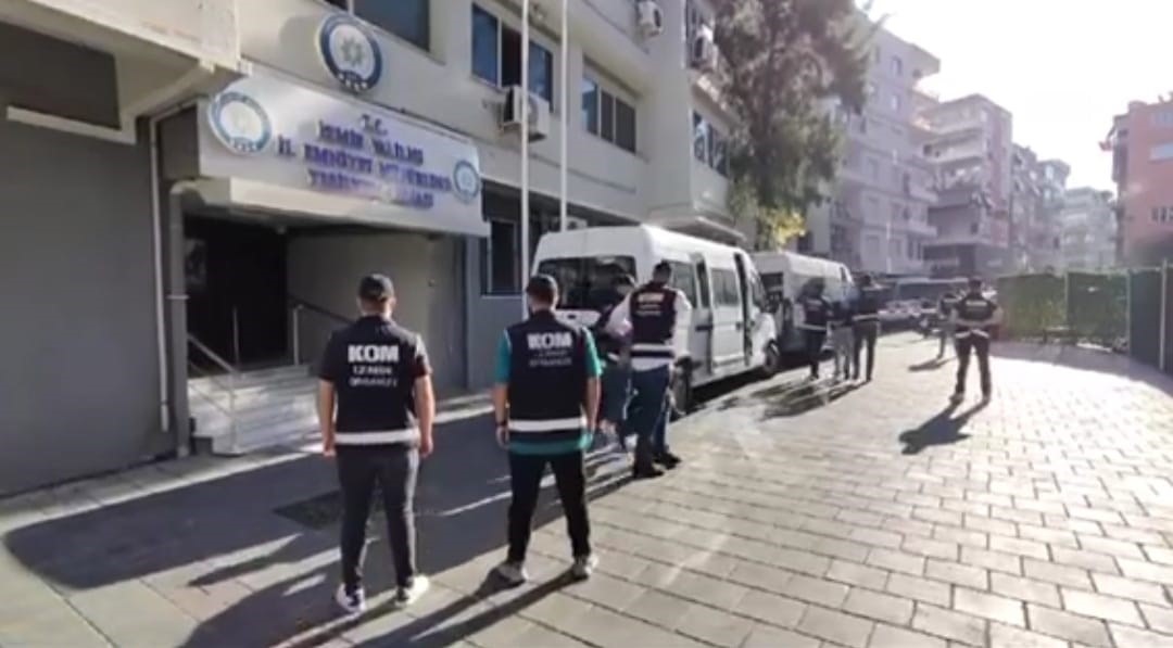 İzmir’de Silah Ticareti Çetesine Darbe1