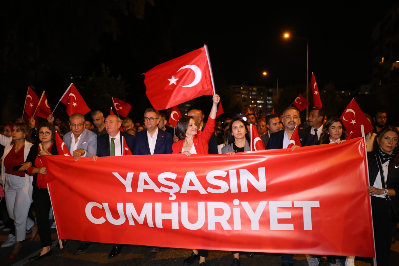 Karabağlarda Coşkulu Cumhuriyet Korteji (5)-1