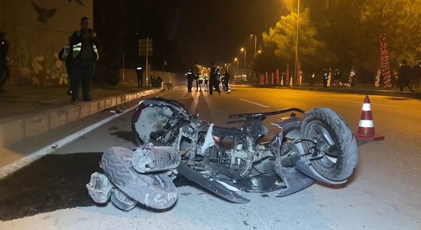 Karabük'te Iki Motosiklet Çarpıştı 1 Ölü, 2 Ağır Yaralı (2)