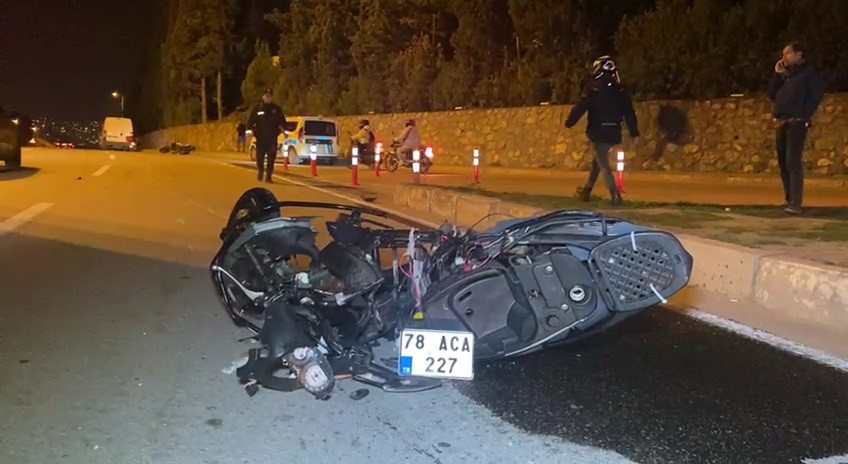 Karabük'te Iki Motosiklet Çarpıştı 1 Ölü, 2 Ağır Yaralı (5)