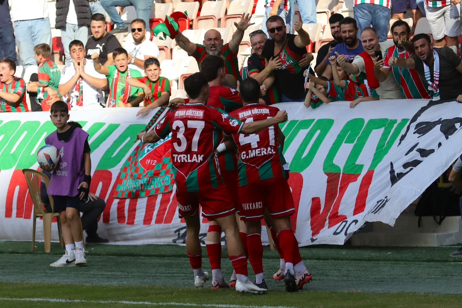 Karşıyaka, Kuşadasıspor'u Deplasmanda 2 Mağlup Etti (3)-1