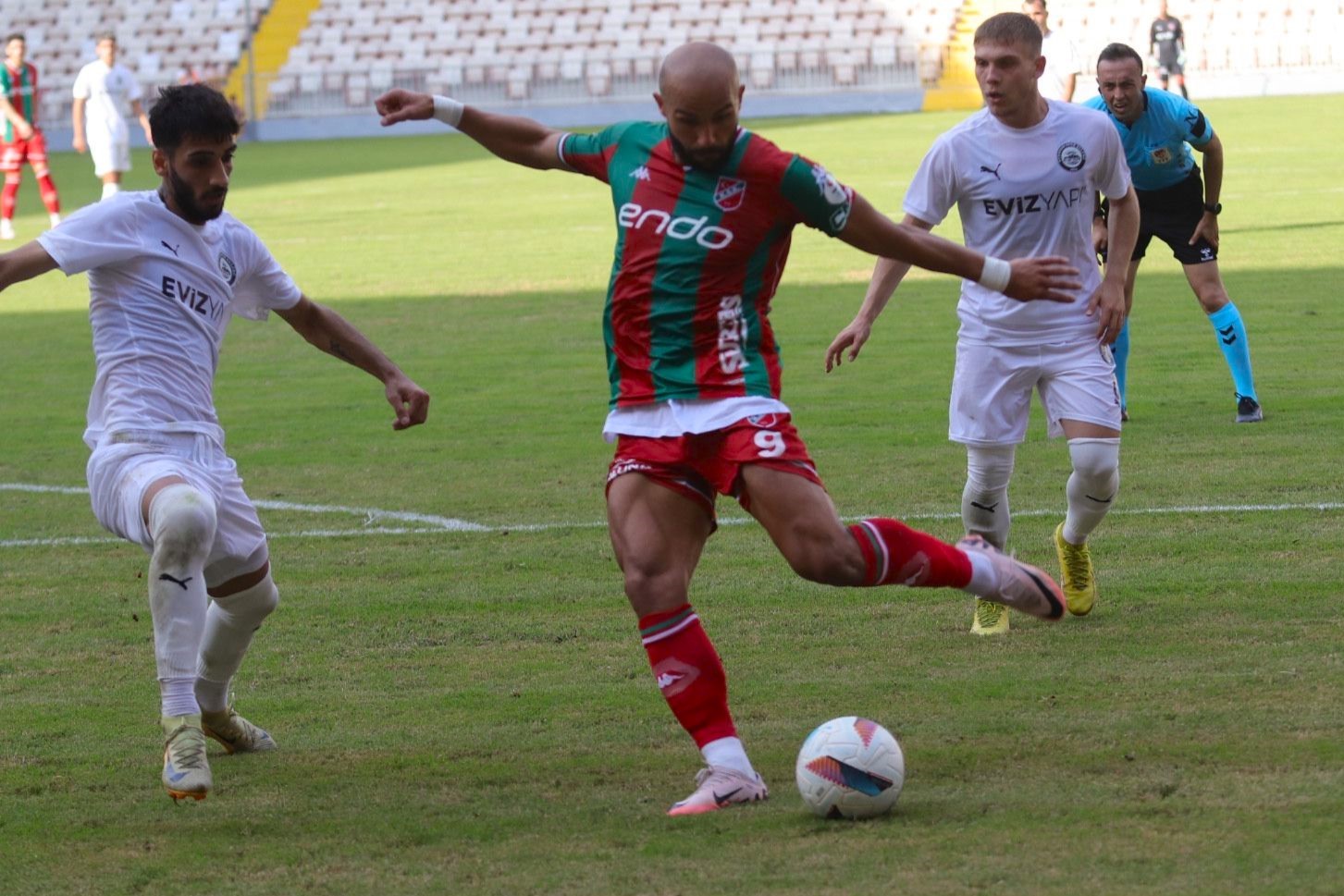 Karşıyaka, Kuşadasıspor'u Deplasmanda 2 Mağlup Etti (5)-1