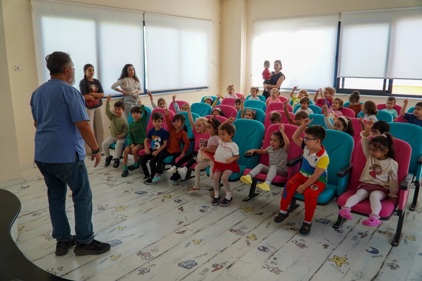 Karşıyaka'da Hayvan Sevgisi Eğitimleriyle Geleceğe Umut Taşınıyor (4)