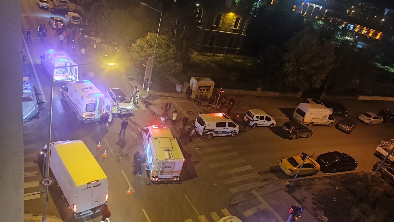 Kars'ta Iki Araç Çarpıştı 3 Yaralı! (2)