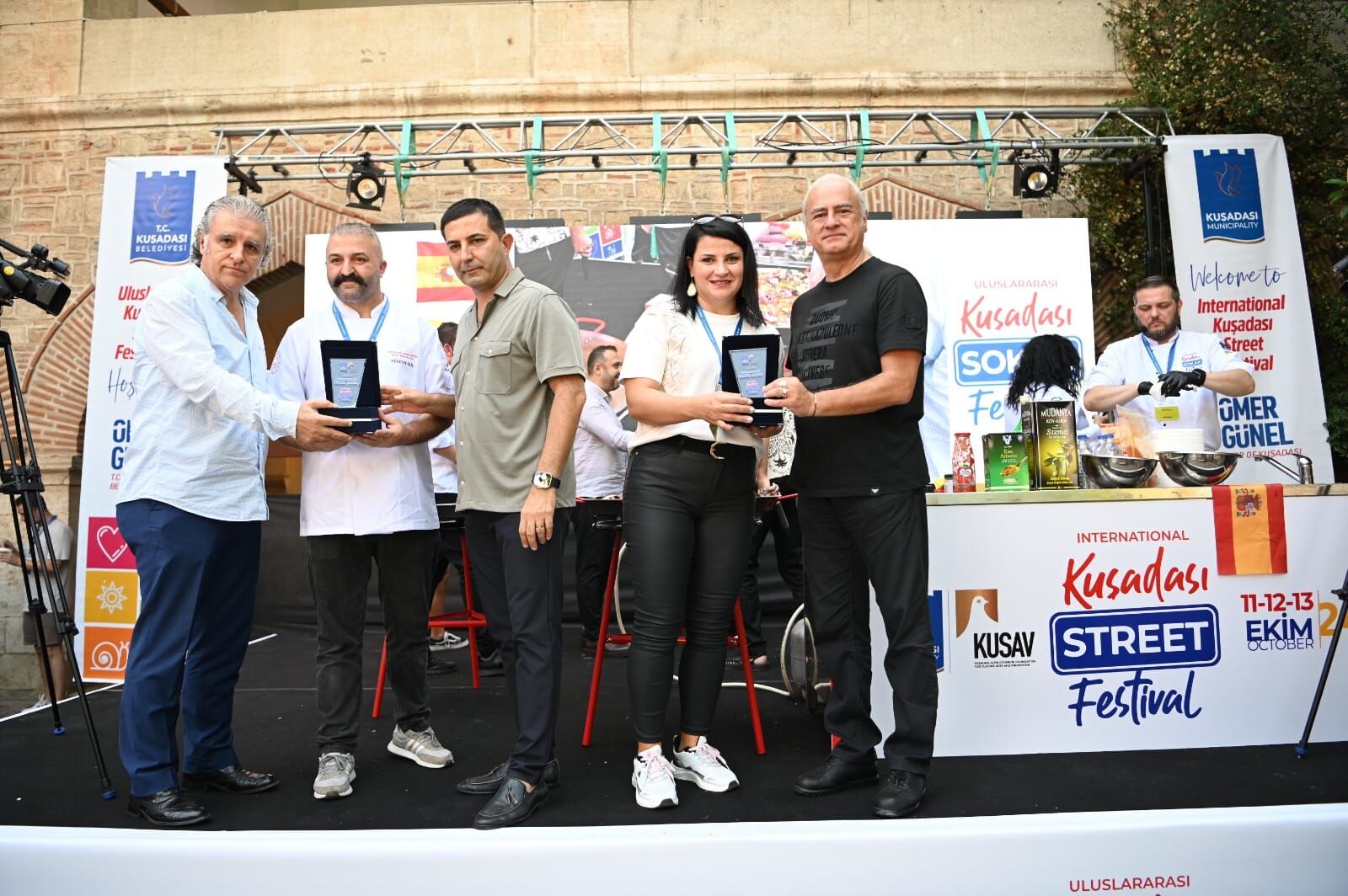 Kuşadası Sokak Festivali Coşkuyla Devam Ediyor (1)