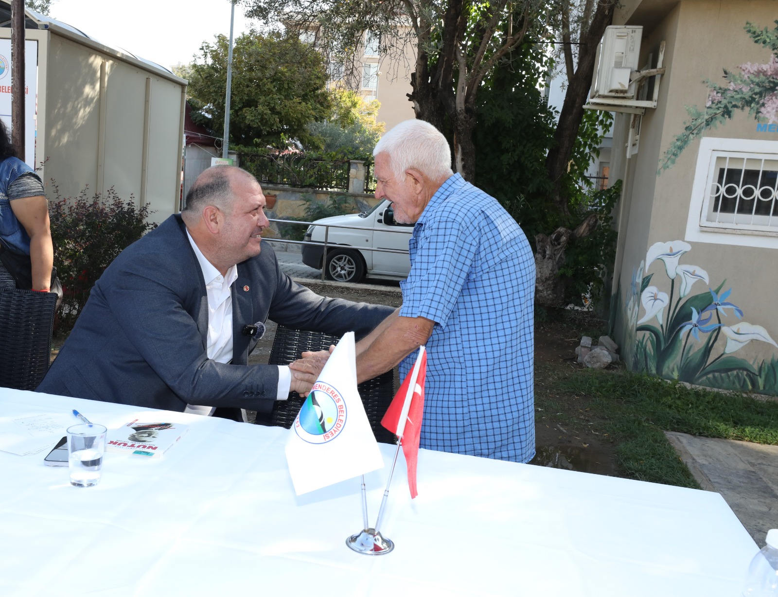 Menderes Belediye Başkanı İlkay Çiçek Halkla Buluştu1