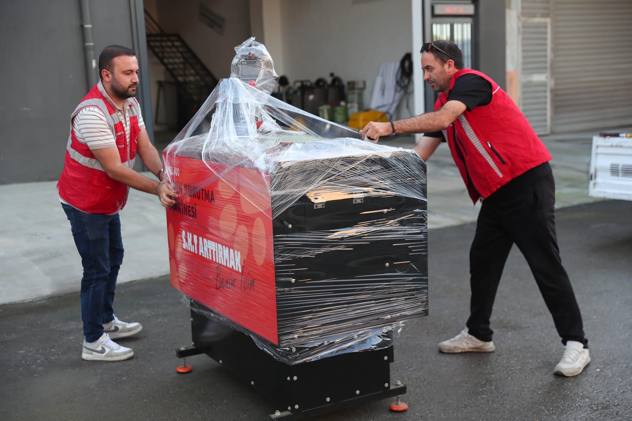 Merkezefendi Belediyesi'nden Türkiye'ye Mama Üretim Makinesi Desteği1